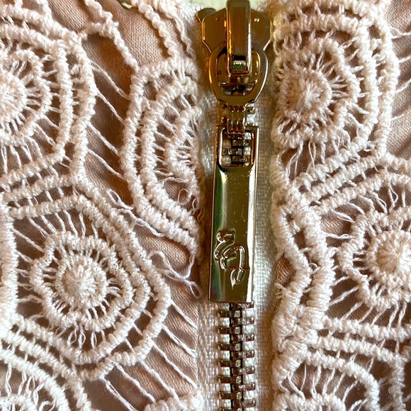 Eliza J Crochet Overlay Sheath Casual Cocktail Dress - Picture 3 of 5